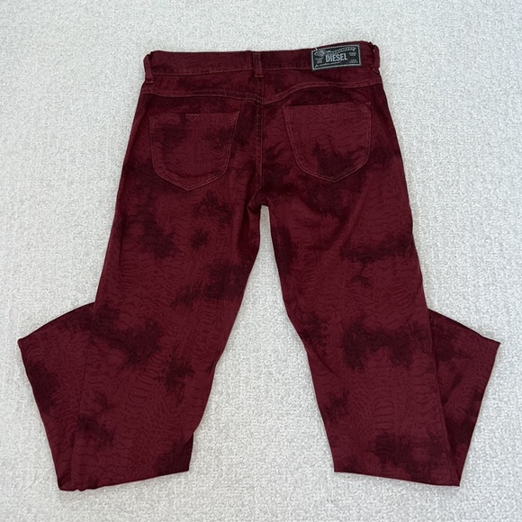 Diesel Industry Denim Livier-SP Super Slim Jegging
Stretch Low Waist Bordeaux - Picture 3 of 10